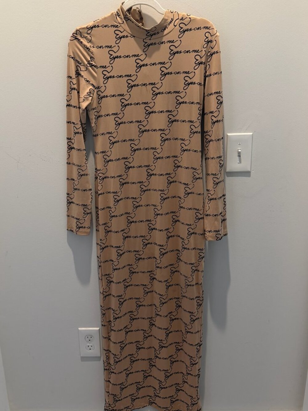 AKIRA Eyes On Me Tan Black Logo Print Mock Neck Maxi Dress Size XL - Picture 2 of 4